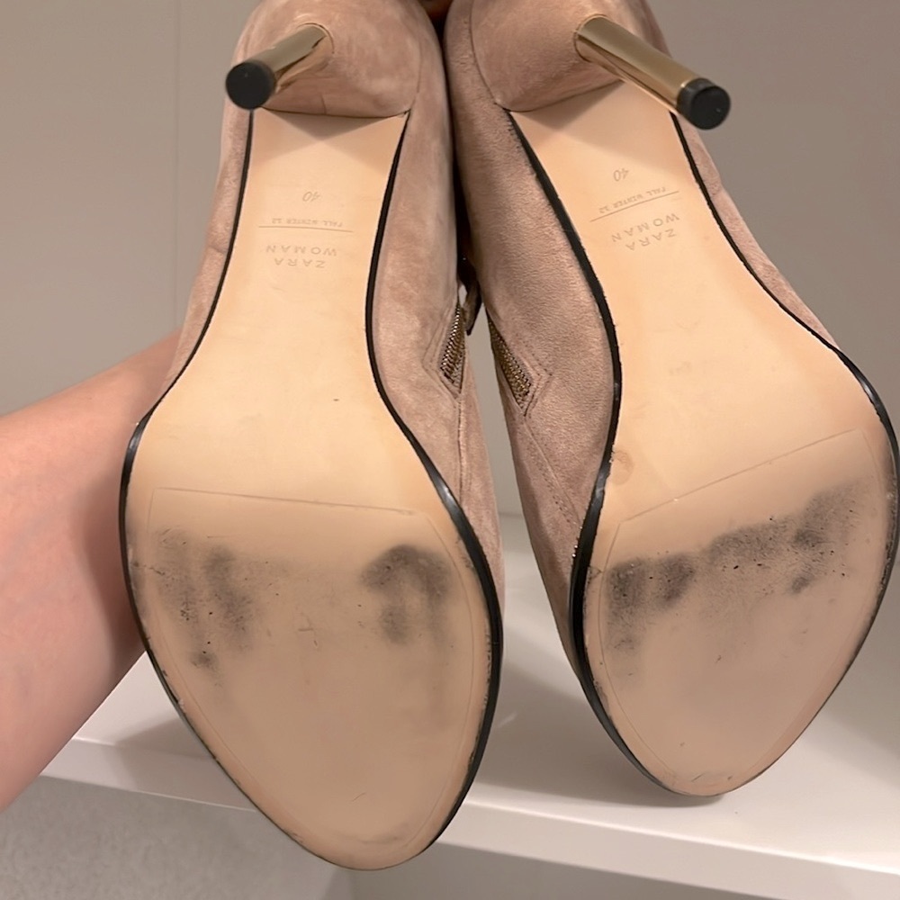 🎉 EUC ZARA WOMAN Tan suede Platform Booties with Gold Accent Heels size 40 EUR - Picture 8 of 8